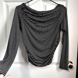 WRAPPER Drop Shoulder Black and White Striped Women's Ruched Quarter Sleeve Top